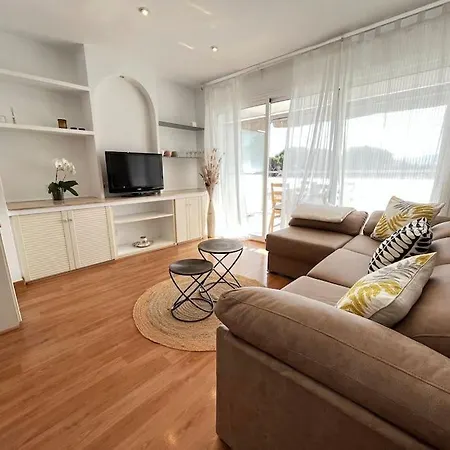 Precioso Apartamento Con Piscina * Castelldefels